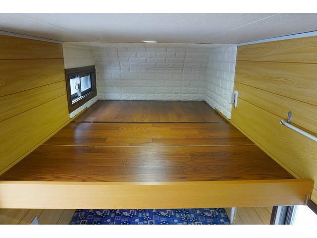 アトラストラック １．２５ｔ　Ｗキャブ　スーパーロー　キャンピング仕様　１．２５ｔ積載　キャンピング仕様　低床　Ｗタイヤ　坂道発進補助　左電格ミラー　ＥＴＣ　Ｂカメラ＆モニター　集中ロック　荷台内寸２０９／１６１／３８　荷台高７４　車両総重量３３２０ｋｇ　４ナンバー（31枚目）