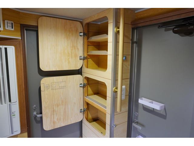 アトラストラック １．２５ｔ　Ｗキャブ　スーパーロー　キャンピング仕様　１．２５ｔ積載　キャンピング仕様　低床　Ｗタイヤ　坂道発進補助　左電格ミラー　ＥＴＣ　Ｂカメラ＆モニター　集中ロック　荷台内寸２０９／１６１／３８　荷台高７４　車両総重量３３２０ｋｇ　４ナンバー（36枚目）