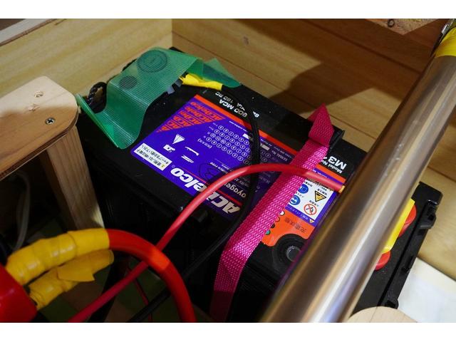 アトラストラック １．２５ｔ　Ｗキャブ　スーパーロー　キャンピング仕様　１．２５ｔ積載　キャンピング仕様　低床　Ｗタイヤ　坂道発進補助　左電格ミラー　ＥＴＣ　Ｂカメラ＆モニター　集中ロック　荷台内寸２０９／１６１／３８　荷台高７４　車両総重量３３２０ｋｇ　４ナンバー（48枚目）