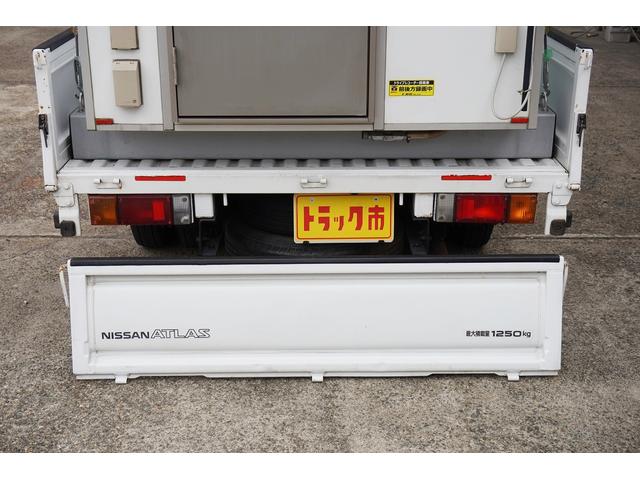 アトラストラック １．２５ｔ　Ｗキャブ　スーパーロー　キャンピング仕様　１．２５ｔ積載　キャンピング仕様　低床　Ｗタイヤ　坂道発進補助　左電格ミラー　ＥＴＣ　Ｂカメラ＆モニター　集中ロック　荷台内寸２０９／１６１／３８　荷台高７４　車両総重量３３２０ｋｇ　４ナンバー（72枚目）