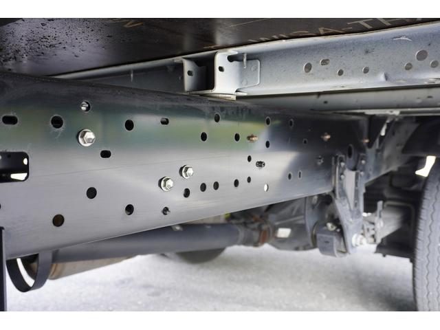 ダイナトラック 1.25t 平ボディ ジャストロー Wタイヤ 1.25t 平ボディ 低床 Wタイヤ 横滑り防止 レーダーブレーキ 車線逸脱防止 ナビ ETC 電格ミラー 集中ロック 荷台内寸309/160/38 荷台高72 車両総重量3065kg 普通免許運転可(7枚目)