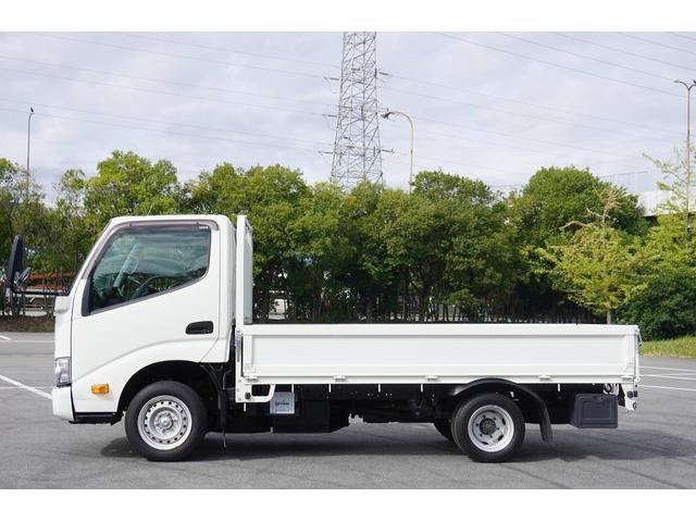 ダイナトラック 1.25t 平ボディ ジャストロー Wタイヤ 1.25t 平ボディ 低床 Wタイヤ 横滑り防止 レーダーブレーキ 車線逸脱防止 ナビ ETC 電格ミラー 集中ロック 荷台内寸309/160/38 荷台高72 車両総重量3065kg 普通免許運転可(13枚目)