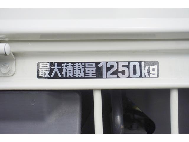 ダイナトラック 1.25t 平ボディ ジャストロー Wタイヤ 1.25t 平ボディ 低床 Wタイヤ 横滑り防止 レーダーブレーキ 車線逸脱防止 ナビ ETC 電格ミラー 集中ロック 荷台内寸309/160/38 荷台高72 車両総重量3065kg 普通免許運転可(18枚目)