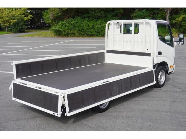 ダイナトラック 1.25t 平ボディ ジャストロー Wタイヤ 1.25t 平ボディ 低床 Wタイヤ 横滑り防止 レーダーブレーキ 車線逸脱防止 ナビ ETC 電格ミラー 集中ロック 荷台内寸309/160/38 荷台高72 車両総重量3065kg 普通免許運転可(23枚目)