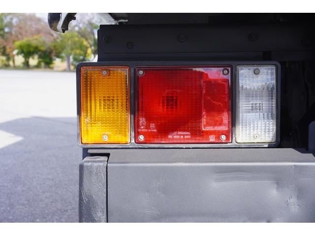 エルフトラック 3t ダンプ 強化 フルフラットロー 中間ピン 全低床 中間ピン 坂道発進補助 横滑り防止 左電動格納ミラー ETC 集中ロック エコモード アイドルアップ 極東開発 DD02-31 荷台内寸305/159/37 荷台高85 車両総重量6205kg(18枚目)