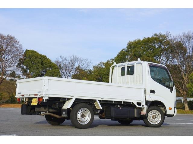 ダイナトラック １．２５ｔ　平ボディ　フルジャストロー　４ＷＤ　１．２５ｔ積載　平ボディ　全低床　４ＷＤ　シングルタイヤ　アイドルアップ　集中ロック　荷台板張り　荷台内寸３１０／１５９／３６　荷台高８４　車両総重量３２８５ｋｇ　ＡＴ限定普通免許運転可（2枚目）