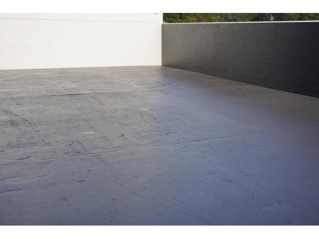 ダイナトラック １．２５ｔ　平ボディ　フルジャストロー　４ＷＤ　１．２５ｔ積載　平ボディ　全低床　４ＷＤ　シングルタイヤ　アイドルアップ　集中ロック　荷台板張り　荷台内寸３１０／１５９／３６　荷台高８４　車両総重量３２８５ｋｇ　ＡＴ限定普通免許運転可（30枚目）