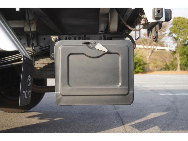 ダイナトラック １．２５ｔ　平ボディ　フルジャストロー　４ＷＤ　１．２５ｔ積載　平ボディ　全低床　４ＷＤ　シングルタイヤ　アイドルアップ　集中ロック　荷台板張り　荷台内寸３１０／１５９／３６　荷台高８４　車両総重量３２８５ｋｇ　ＡＴ限定普通免許運転可（49枚目）