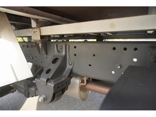 ダイナトラック １．２５ｔ　平ボディ　フルジャストロー　４ＷＤ　１．２５ｔ積載　平ボディ　全低床　４ＷＤ　シングルタイヤ　アイドルアップ　集中ロック　荷台板張り　荷台内寸３１０／１５９／３６　荷台高８４　車両総重量３２８５ｋｇ　ＡＴ限定普通免許運転可（53枚目）