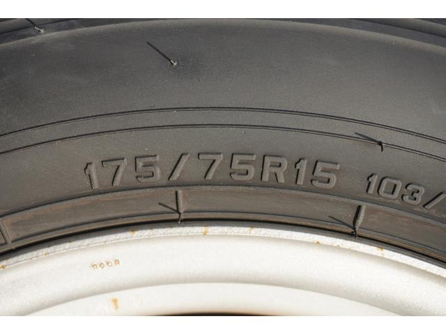 ダイナトラック １．２５ｔ　平ボディ　フルジャストロー　４ＷＤ　１．２５ｔ積載　平ボディ　全低床　４ＷＤ　シングルタイヤ　アイドルアップ　集中ロック　荷台板張り　荷台内寸３１０／１５９／３６　荷台高８４　車両総重量３２８５ｋｇ　ＡＴ限定普通免許運転可（73枚目）