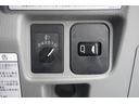 ２ｔ　Ｗキャブ　４ＷＤ　フルフラットロー　Ｗタイヤ　２ｔ積載　Ｗキャブ　セミロング　４ＷＤ　全低床　リアヒーター　電動格納ミラー　ＥＴＣ　荷台板張り　荷台内寸２５０／１６０／３８　荷台高８９　車両総重量４９４０ｋｇ（57枚目）