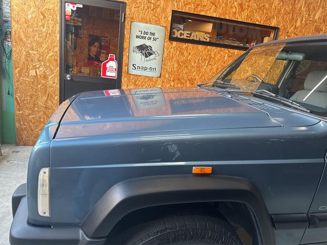 ジープ・チェロキー スポーツ ディーラー車 天張り新品張替済 室内リフレッシュ済 フルオリジナル 4WD AT 4,0L モケットシート 11NO登録可能(8枚目)