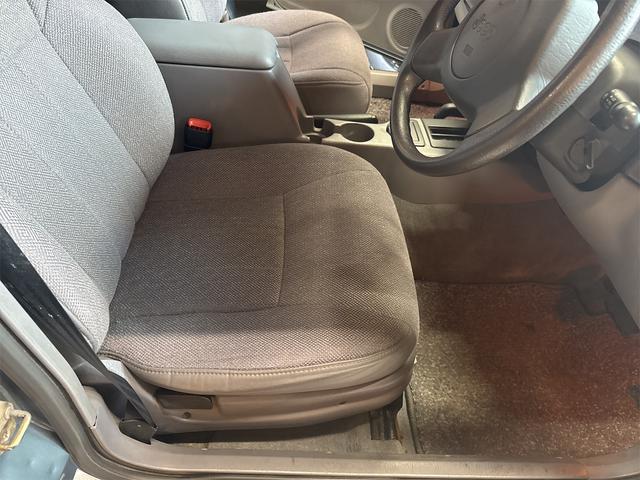 ジープ・チェロキー スポーツ ディーラー車 天張り新品張替済 室内リフレッシュ済 フルオリジナル 4WD AT 4,0L モケットシート 11NO登録可能(26枚目)