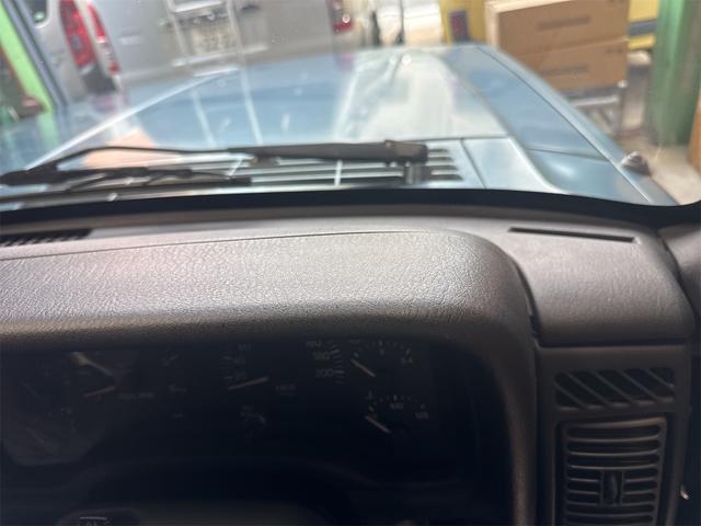 ジープ・チェロキー スポーツ ディーラー車 天張り新品張替済 室内リフレッシュ済 フルオリジナル 4WD AT 4,0L モケットシート 11NO登録可能(30枚目)