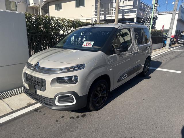 ベルランゴ シャイン ワンオーナー車 無事故 実走行 新品シートカバー受注品 新品フロアマット バックカメラ サイドカメラスマートきー×2 PUSHスタート サンルーフ 純正16インチブラック専用 前後ドラレコ ETC(2枚目)