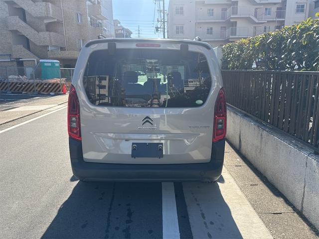 ベルランゴ シャイン ワンオーナー車 無事故 実走行 新品シートカバー受注品 新品フロアマット バックカメラ サイドカメラスマートきー×2 PUSHスタート サンルーフ 純正16インチブラック専用 前後ドラレコ ETC(17枚目)