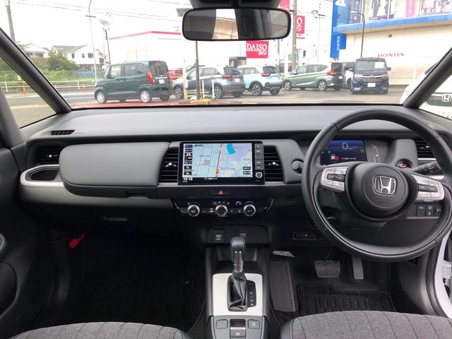 e:HEVホーム 当社試乗車9インチナビ付(13枚目)