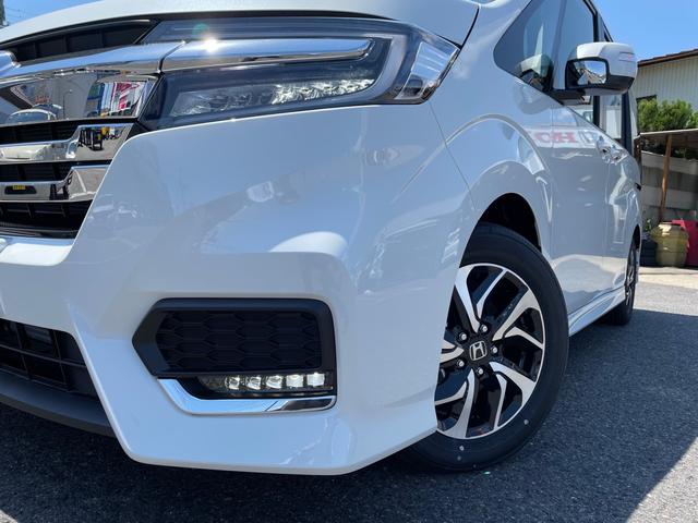 スパーダ ホンダセンシング わくわくゲート 純正ナビ 純正フロアマット LEDヘッドライト 本革ステアリングホイール 7人乗り 試乗車(4枚目)
