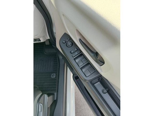 Ｎ－ＢＯＸ ベースグレード　元試乗車／ホンダセンシング／純正ナビ／両側電動スライド／フルセグ／バックカメラ／ＵＳＢ／Ｂｌｕｅｔｏｏｔｈ／ＬＥＤヘッド／シートヒーター／ＥＴＣ／パーキングセンサー／禁煙車／サイドカーテンエアバッグ（32枚目）