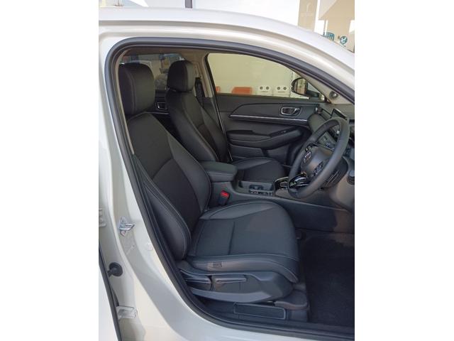 ヴェゼル ｅ：ＨＥＶ　Ｚ　元試乗車／純正コネクトナビ／マルチビューカメラ／衝突軽減ブレーキ／サイドカーテンエアバッグ／クルーズコントロール／ＥＴＣ／前席シートヒーター／ＶＳＡ／Ｂｌｕｅｔｏｏｔｈ／フルセグＴＶ／スマートキー（2枚目）