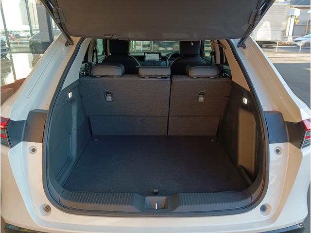 ヴェゼル ｅ：ＨＥＶ　Ｚ　元試乗車／純正コネクトナビ／マルチビューカメラ／衝突軽減ブレーキ／サイドカーテンエアバッグ／クルーズコントロール／ＥＴＣ／前席シートヒーター／ＶＳＡ／Ｂｌｕｅｔｏｏｔｈ／フルセグＴＶ／スマートキー（8枚目）