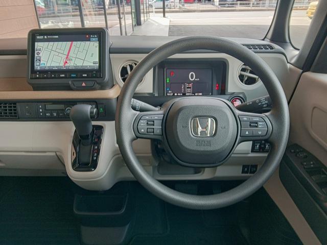 Ｎ－ＢＯＸ ベースグレード　元試乗車／ホンダセンシング／純正ナビ／片側電動スライドＤ／フルセグ／バックカメラ／Ｂｌｕｅｔｏｏｔｈ／ＬＥＤヘッドライト／ＥＴＣ／パーキングセンサー／禁煙車／サイドカーテンエアバッグ／盗難防止システム（9枚目）