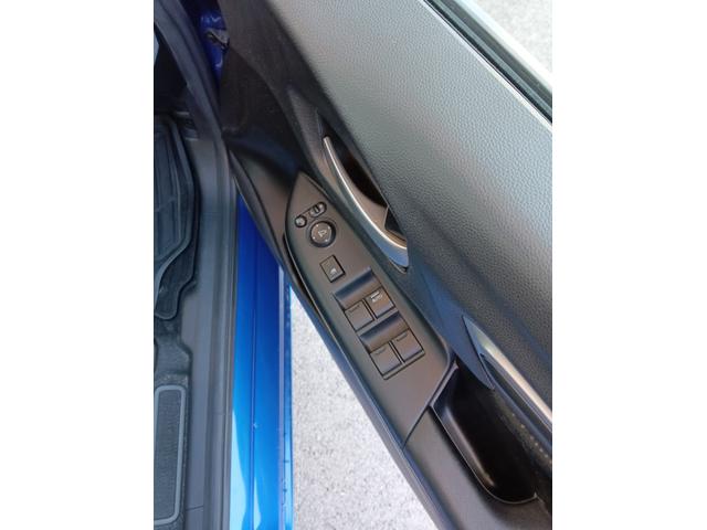 フィットハイブリッド Ｆパッケージ　社外ナビ／スタッドレスタイヤ付／ワンセグＴＶ／ＥＴＣ／スマートキー／プッシュスタート／アイドリングストップ／スペアキー／横滑り防止システム／イモビライザー／ハロゲンライト／パワステ（19枚目）