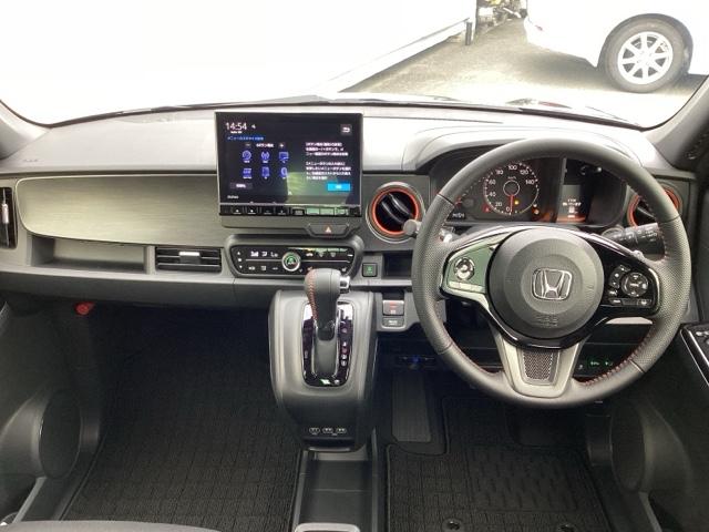 N-ONE RS 2年間 走行距離無制限 保証付 当社デモカー 禁煙車 ワンオーナー 9インチインターナビ フルセグTV BTA AppleCarplay DVD再生 ETC ドラレコ Bカメラ シートヒーター アルミ(17枚目)