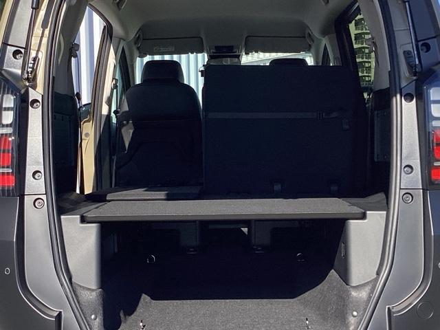 フリード ｅ：ＨＥＶクロスター　当社　試乗車（16枚目）