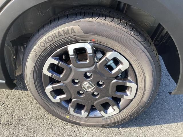 フリード e:HEVクロスター 新車未登録 6人乗り バックカメラ リアクーラー ブラインドスポットインフォメーション 運転席助手席シートヒーター アルミホイール(13枚目)