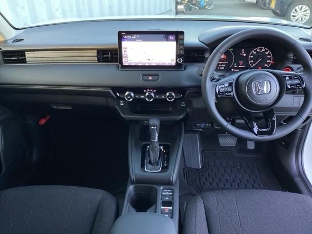 ヴェゼル ｅ：ＨＥＶＸ　当社元試乗車　禁煙車　ドラレコ前後　純正９インチナビ　ＥＴＣ　バックカメラ　サイドカーテンエアバック　ＬＥＤヘッドライト　クルーズコントロール　フルセグＴＶ　Ｂｌｕｅｔｏｏｔ　スマートキー　キーレス（24枚目）