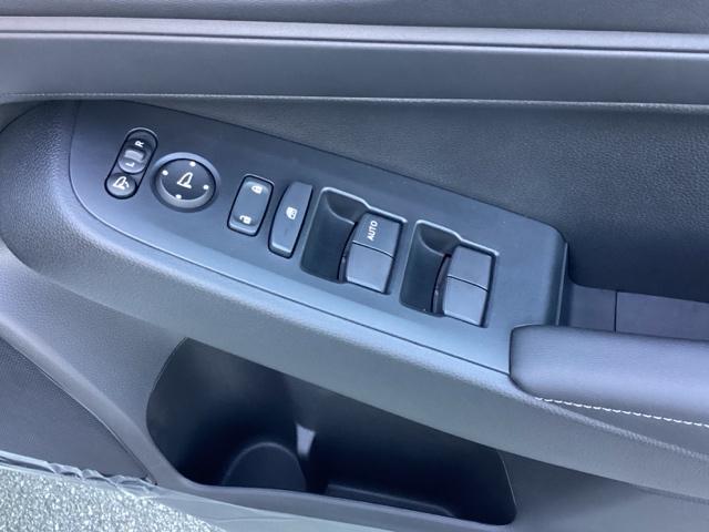 ヴェゼル ｅ：ＨＥＶＸ　当社元試乗車　禁煙車　ドラレコ前後　純正９インチナビ　ＥＴＣ　バックカメラ　サイドカーテンエアバック　ＬＥＤヘッドライト　クルーズコントロール　フルセグＴＶ　Ｂｌｕｅｔｏｏｔ　スマートキー　キーレス（29枚目）