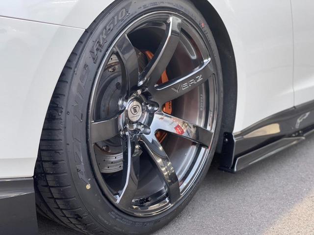 ピュアエディション KUHLコンプリートカー 禁煙車 VERZホイール ニスモスポーツリセッティング エアロパーツ スーパーワイドビームヘッドライト バックカメラ ブレンボキャリパー ディーラー記録簿有(13枚目)