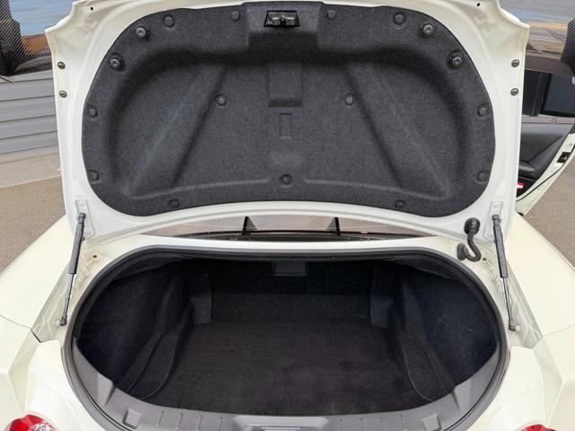 ＧＴ－Ｒ ブラックエディション　ＫＵＨＬエアロパーツ９点装着／ＧＲ６ミッションアッパープログラム施工済み／ブーストアップ＆リミッターカット／ミッションデータＭＹ１３／冷却系対策済／フライホイール対策済／イグラ　セキュリティアラーム（15枚目）