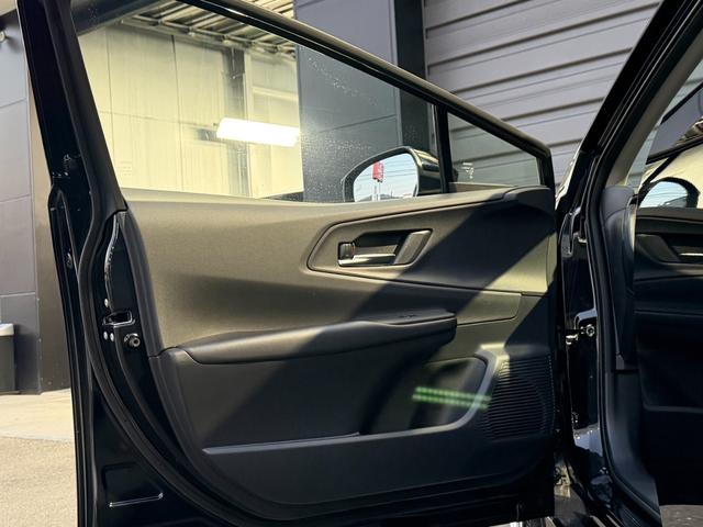 プリウス PHEV-Z 登録済未使用車/パノラマルーフ/ディスプレイオーディオPLUS12.3インチ/パノラミックビューモニター/デジタルミラー運転席パワーシート+シートポジションメモリ/ETC2.0/合成皮革シート!(24枚目)
