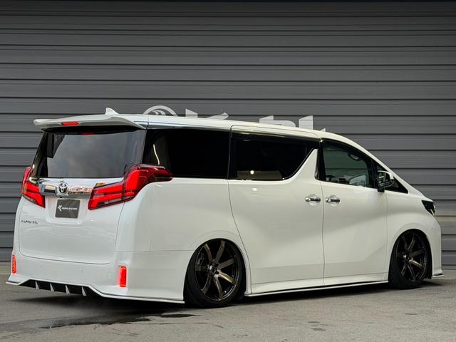 アルファード 2.5S Cパッケージ 326エアロキット/AIRMEXTエアサス/ムーンルーフ/トヨタ純正ディスプレイオーディオ/トヨタ純正後席モニター/326パワーフルエアロ/VERZ20インチホイール(8枚目)