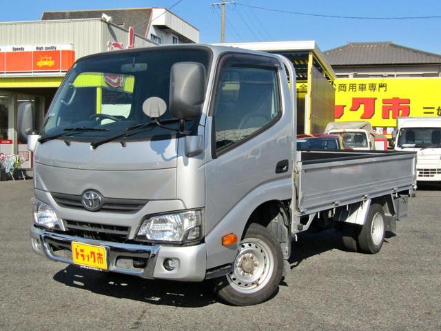 １．５トン１０尺平ボディ　車両総重量３３０５ｋｇ　普通免許ＯＫ　両側電動格納ミラー　ＥＴＣ　低床リアＷタイヤ　ＬＥＤヘッドライト　５ＭＴ(3枚目)