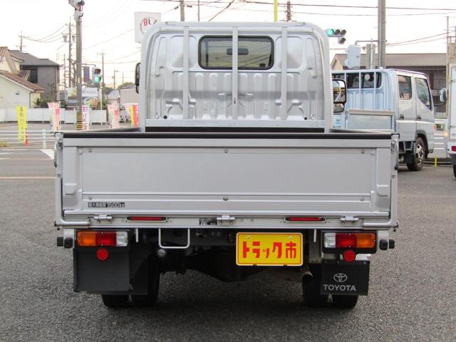 トヨエース １．５トン１０尺平ボディ　車両総重量３３０５ｋｇ　普通免許ＯＫ　両側電動格納ミラー　ＥＴＣ　低床リアＷタイヤ　ＬＥＤヘッドライト　５ＭＴ（7枚目）