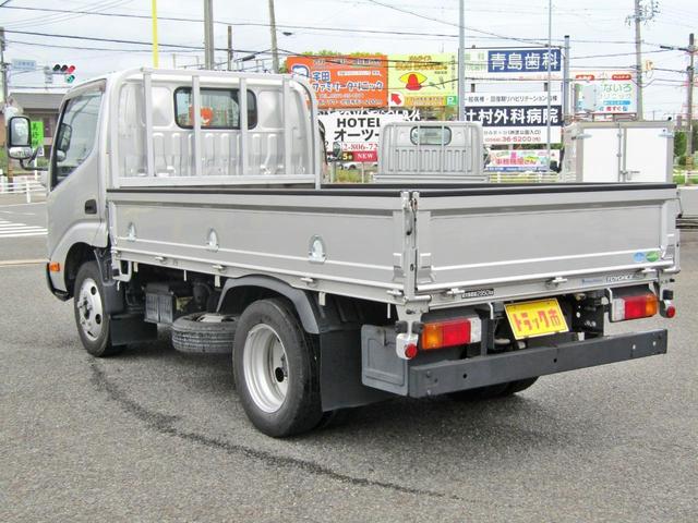 トヨエース ２．９トン１０尺平ボディー　荷台床鉄板張り　荷台加工　ロープ穴４対　ロープ通し３対　５速ＭＴ　リアダブルタイヤ　ナビＴＶ　ＥＴＣ車載器　純正フロアマット　純正ドアバイザー（38枚目）