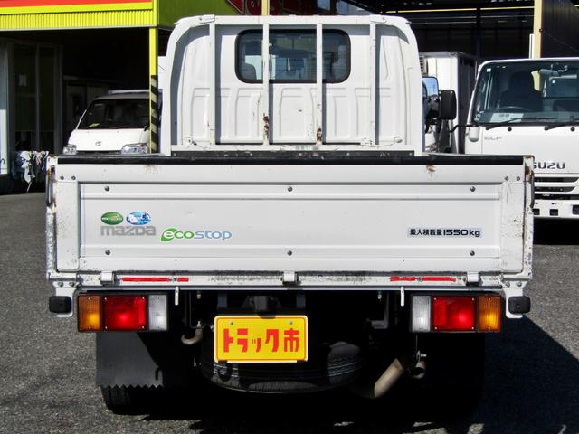 タイタントラック １．５５トン１０尺平ボディー　荷台床木板貼り　低床リアＷタイヤ　アイドリングストップ　坂道発進補助装置　ＥＴＣ　ドラレコ付き　電動格納ミラー　キーレスキー　５ＭＴ（6枚目）