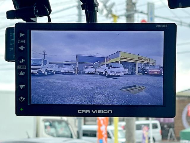 キャンター ２トン全低床平ボディー　荷台床鉄板貼り　車線逸脱警報　坂道発進補助装置　ナビＴＶ　バックモニター　ＥＴＣ　ドラレコ付き　キーレス　ＡＴ車（23枚目）
