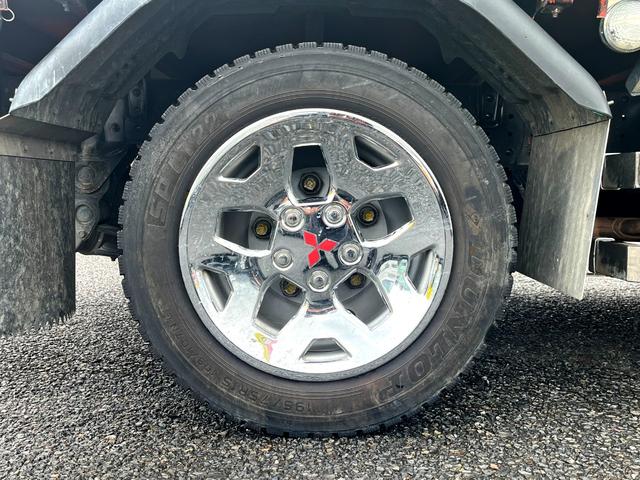 キャンター ２トン全低床平ボディー　荷台床鉄板貼り　車線逸脱警報　坂道発進補助装置　ナビＴＶ　バックモニター　ＥＴＣ　ドラレコ付き　キーレス　ＡＴ車（42枚目）