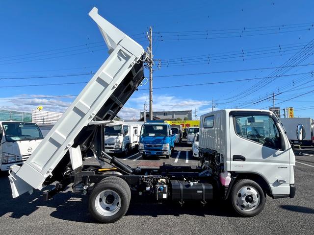 キャンター ３トン強化ダンプ　衝突軽減ブレーキ　サイドガードアシスト　１０ｉｎｃｈ液晶モニター　ステアリングスイッチ　イージーアクセスキー　バックモニター　ＬＥＤヘッドライト　５ＭＴ　未使用車（7枚目）