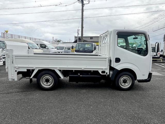 アトラストラック １．４トン低床平ボディー　６００ＫＧ垂直式パワーゲート　有線リモコン　ナビＴＶ　ＥＴＣ　キーレス　ＡＴ車　普通免許ＯＫ（4枚目）
