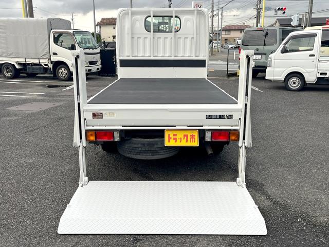 アトラストラック １．４トン低床平ボディー　６００ＫＧ垂直式パワーゲート　有線リモコン　ナビＴＶ　ＥＴＣ　キーレス　ＡＴ車　普通免許ＯＫ（9枚目）
