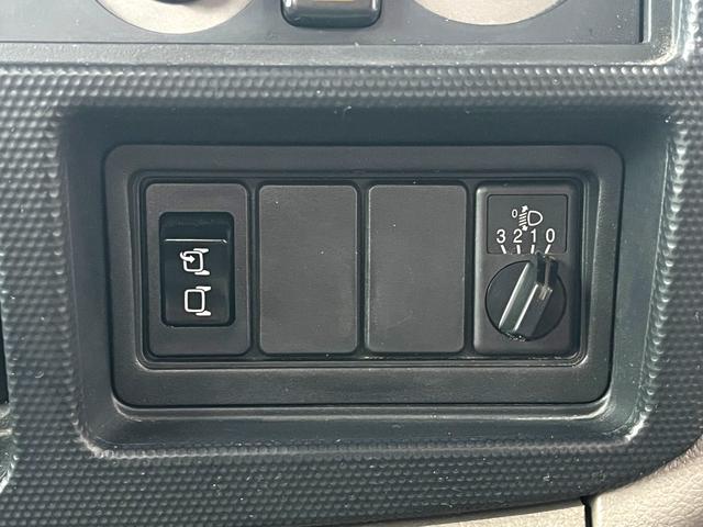 アトラストラック １．４トン低床平ボディー　６００ＫＧ垂直式パワーゲート　有線リモコン　ナビＴＶ　ＥＴＣ　キーレス　ＡＴ車　普通免許ＯＫ（29枚目）