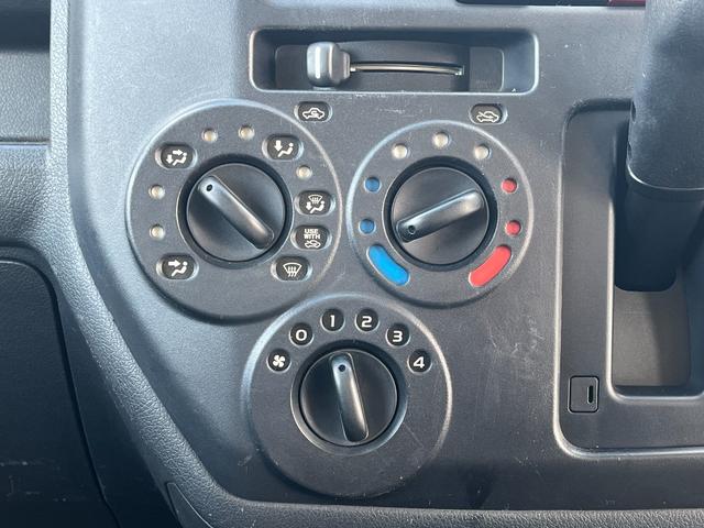 タウンエーストラック DX Xエディション 4WD 衝突軽減ブレーキ 車線逸脱警報 アイドリングストップ オートハイビーム ナビTV ETC LEDヘッドライト キーレス AT車(21枚目)