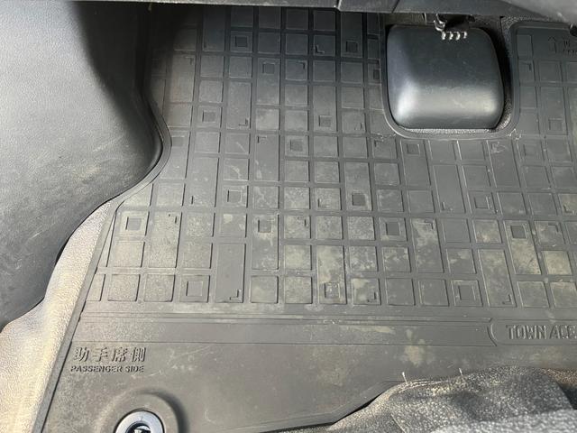 タウンエーストラック DX Xエディション 4WD 衝突軽減ブレーキ 車線逸脱警報 アイドリングストップ オートハイビーム ナビTV ETC LEDヘッドライト キーレス AT車(26枚目)
