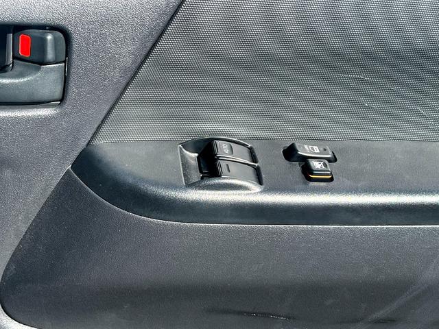 ハイエースバン -22度設定低温冷凍バン 左サイドドア 庫内内扉 リアドア90度ストッパー 衝突軽減ブレーキ 車線逸脱警報 オートハイビーム ナビTV バックモニター ETC キーレス AT車(32枚目)