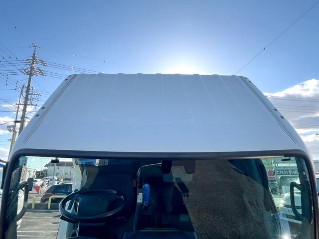 ダイナトラック 1.75トン10尺平ボディー 荷台床木板貼り ロープ穴3対 衝突軽減ブレーキ 車線逸脱警報 クリアランスソナー オートハイビーム ナビTV LEDヘッドライト キーレス メッキパーツ 5MT(31枚目)